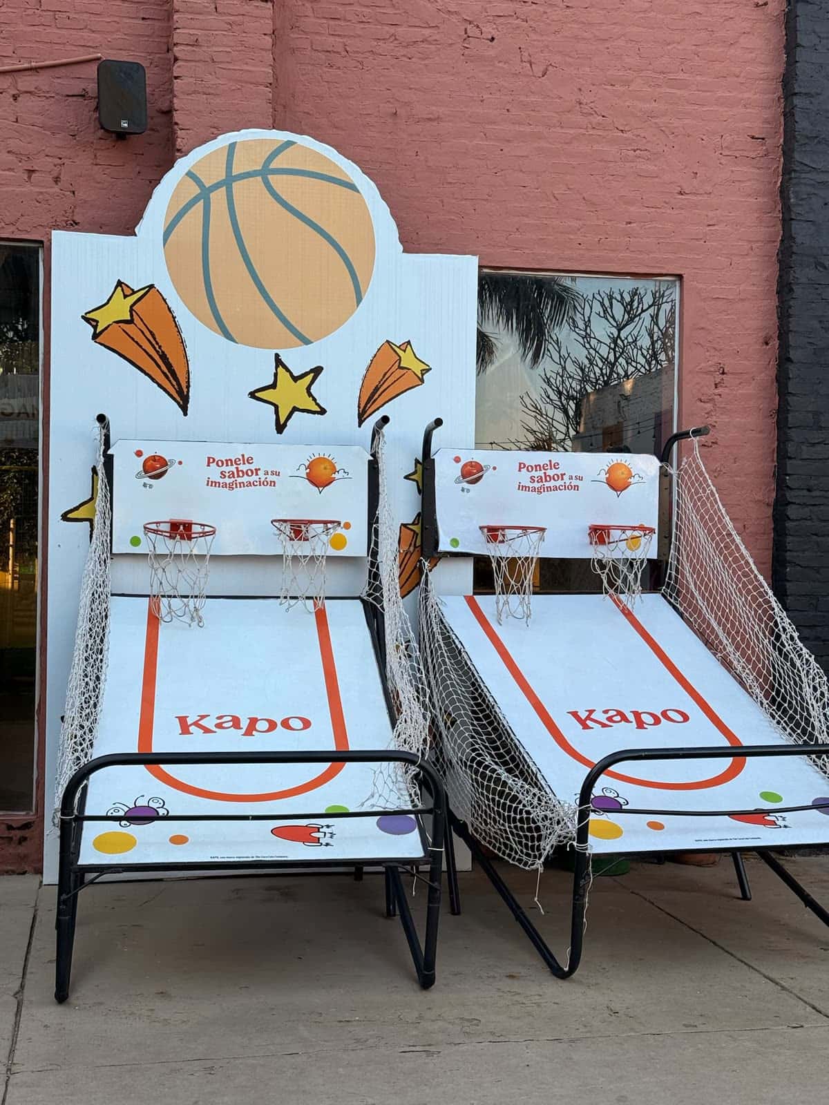 Juegos de basket en el patio